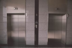 Установлены новые требования к дезинфекции лифтового оборудования
